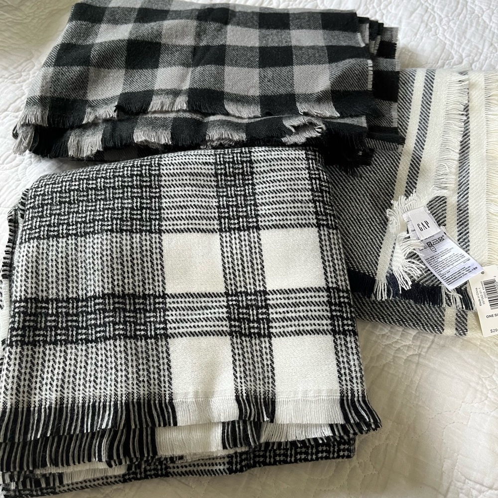 GAP Scarves (3) Great Gifts!